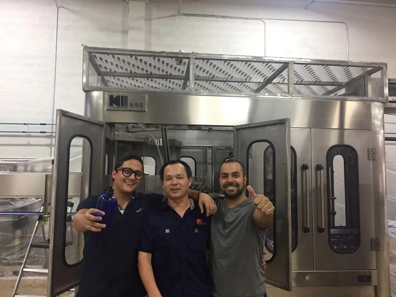 King Machine Engineer Xie Weizhong Debugging Machines In USA